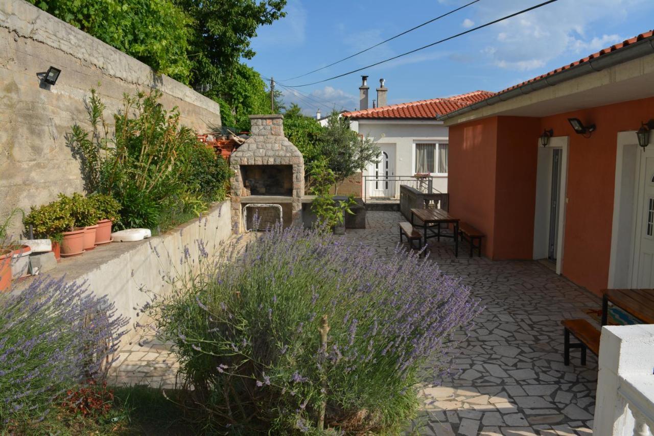 סנג' Apartments & Room Madi מראה חיצוני תמונה