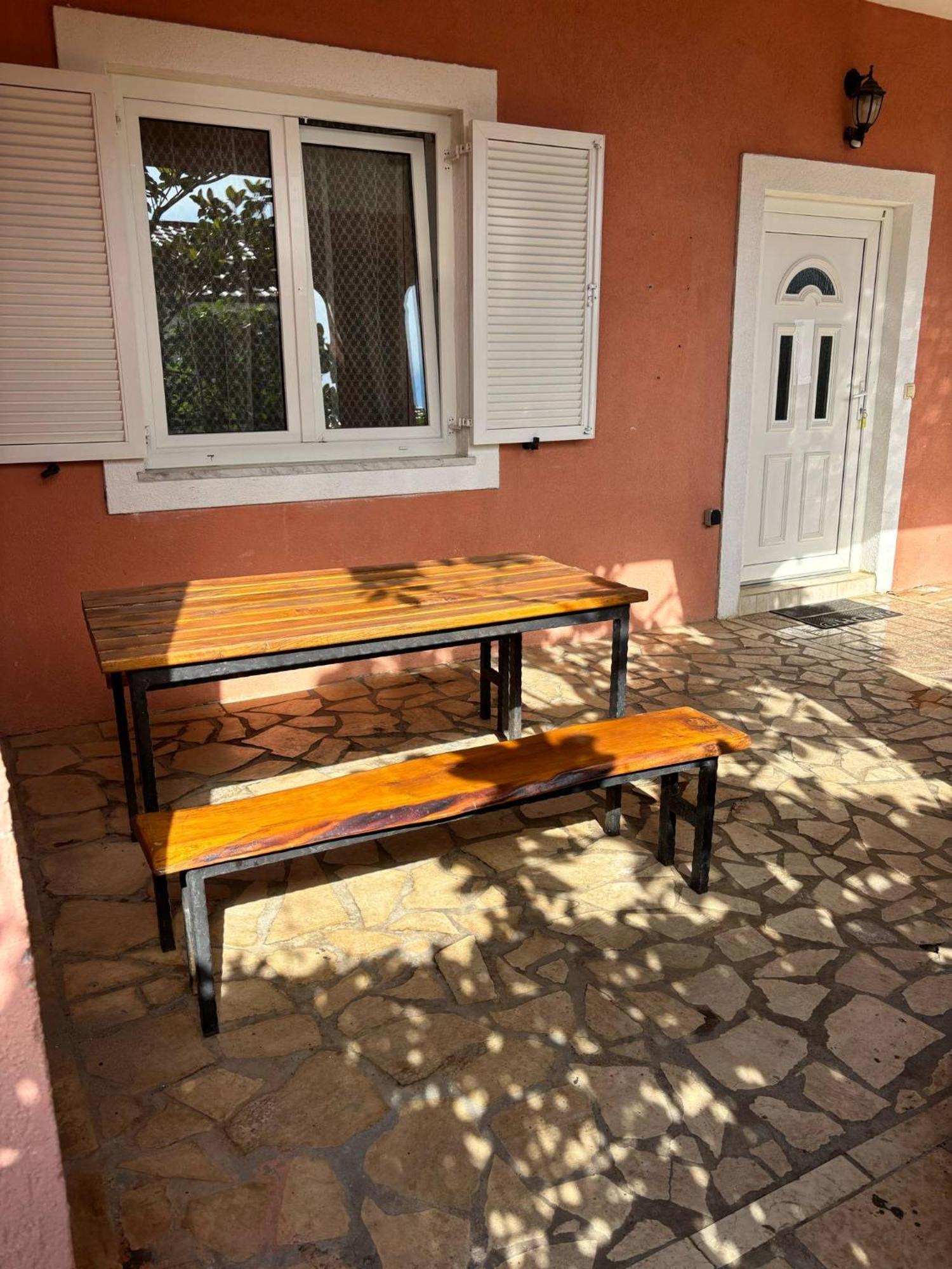 סנג' Apartments & Room Madi מראה חיצוני תמונה